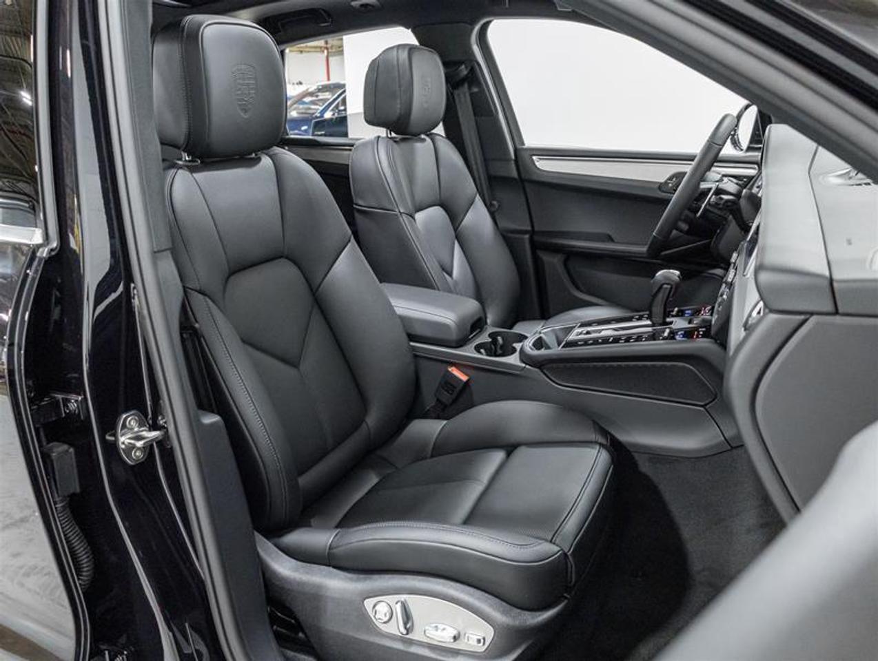 2026 Porsche Macan  Photo