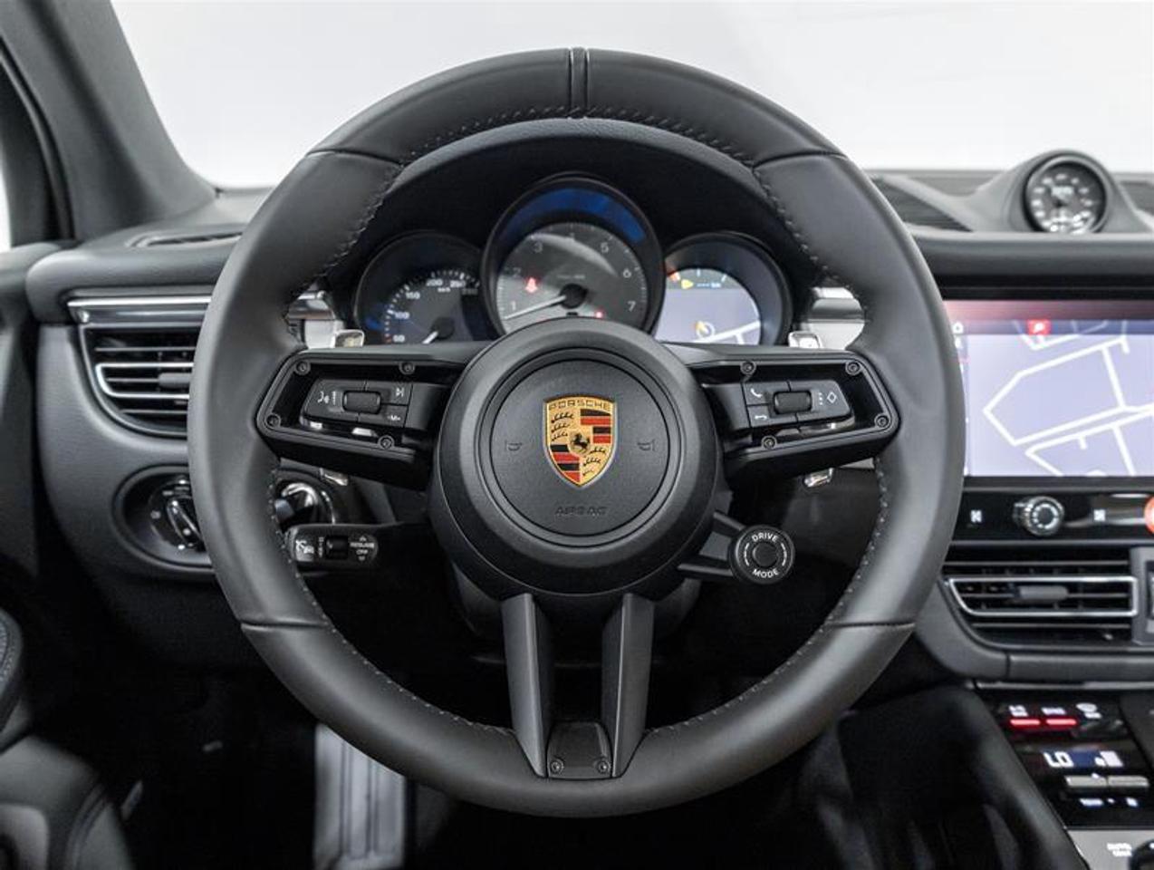 2026 Porsche Macan  Photo