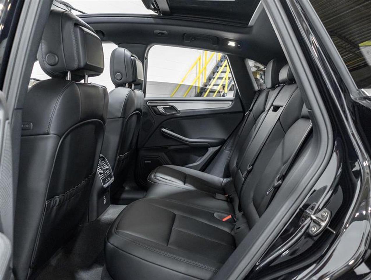 2026 Porsche Macan  Photo