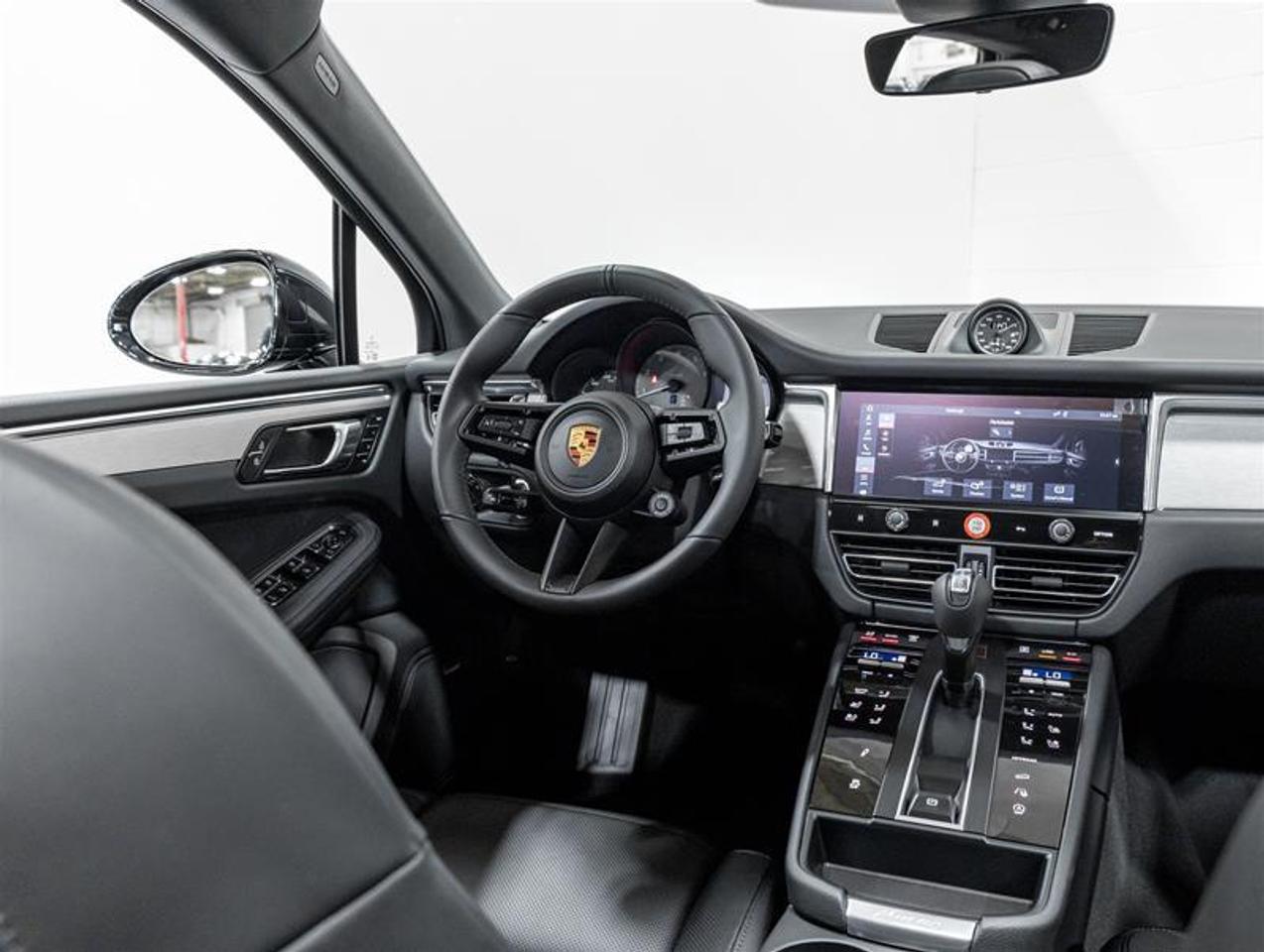 2026 Porsche Macan  Photo