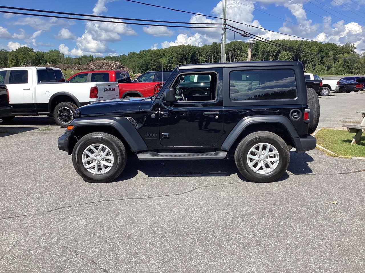 2023 Jeep Wrangler Sport S Photo