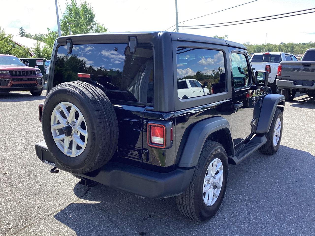 2023 Jeep Wrangler Sport S Photo