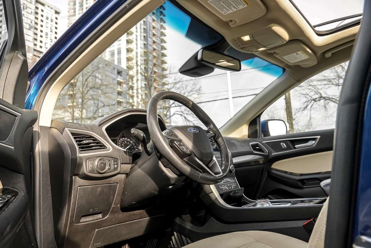 2020 Ford Edge SEL AWD Photo