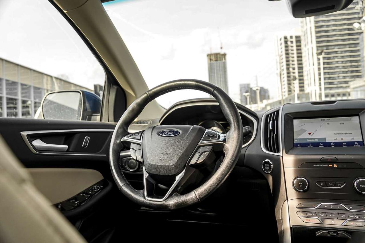 2020 Ford Edge SEL AWD Photo
