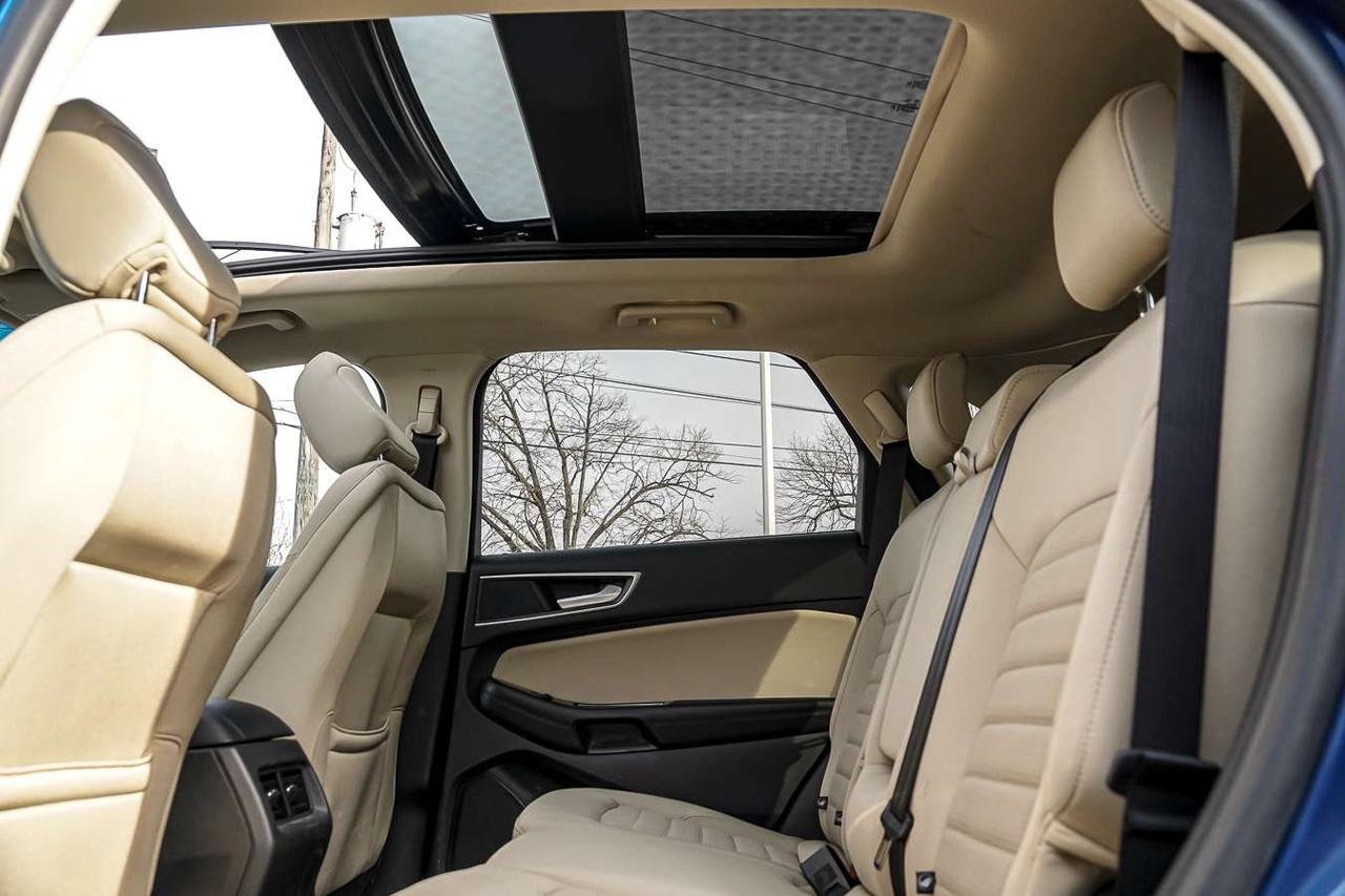 2020 Ford Edge SEL AWD Photo
