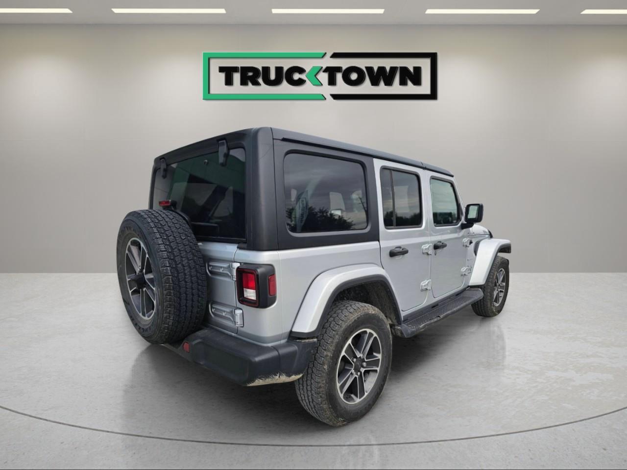2023 Jeep Wrangler SAHARA 4DR 4X4 Photo4