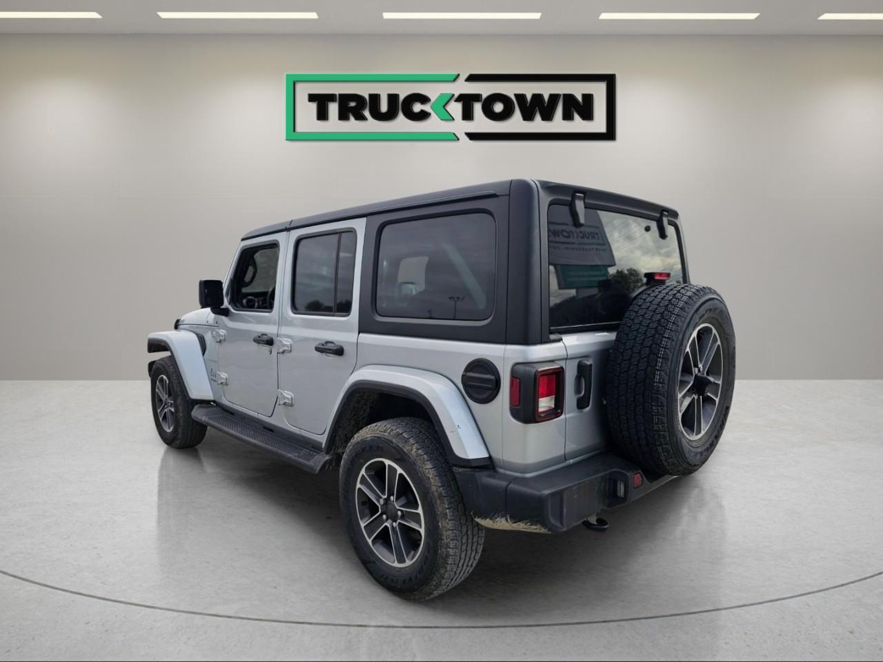 2023 Jeep Wrangler SAHARA 4DR 4X4 Photo
