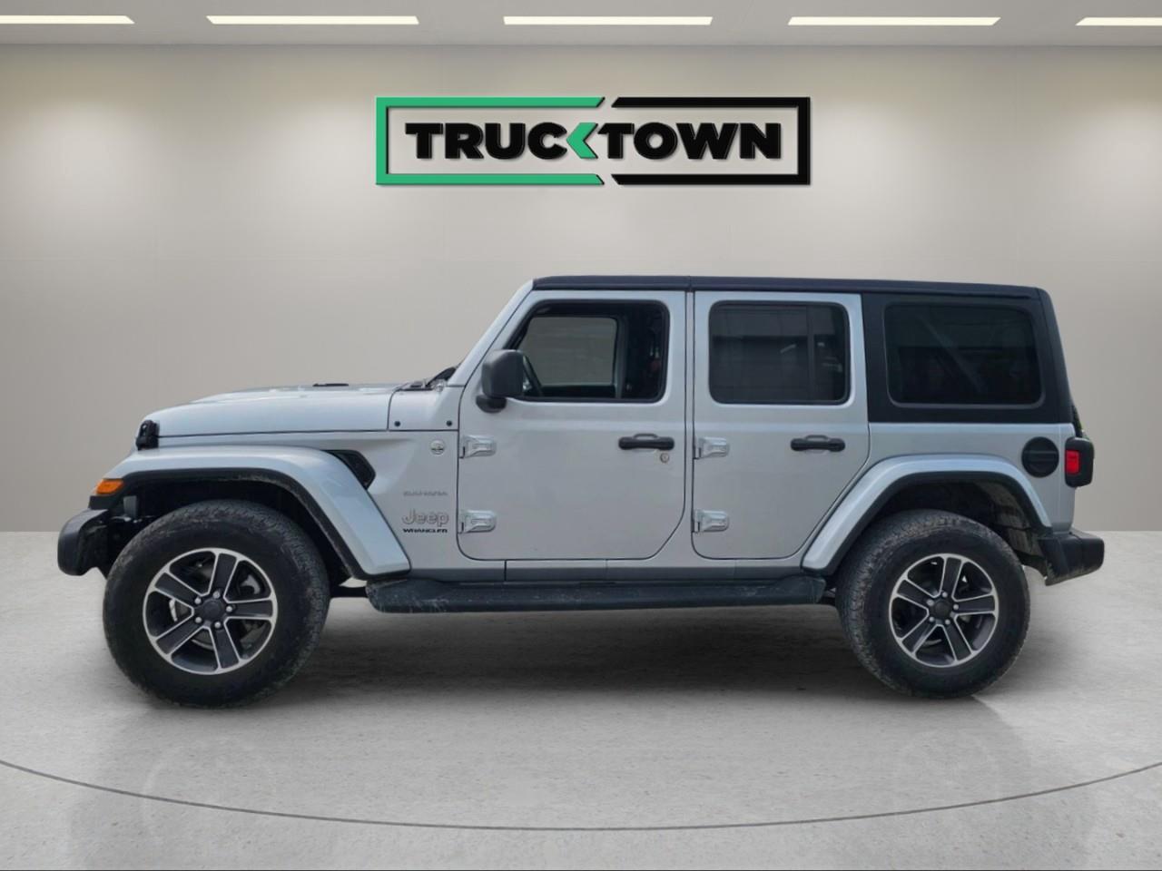 2023 Jeep Wrangler SAHARA 4DR 4X4 Photo