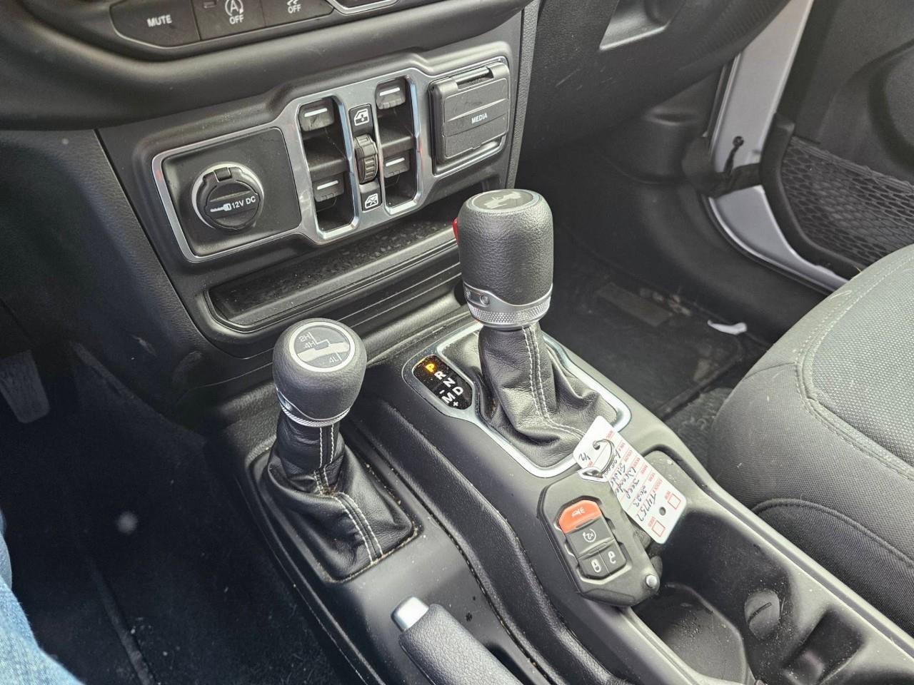 2023 Jeep Wrangler SAHARA 4DR 4X4 Photo