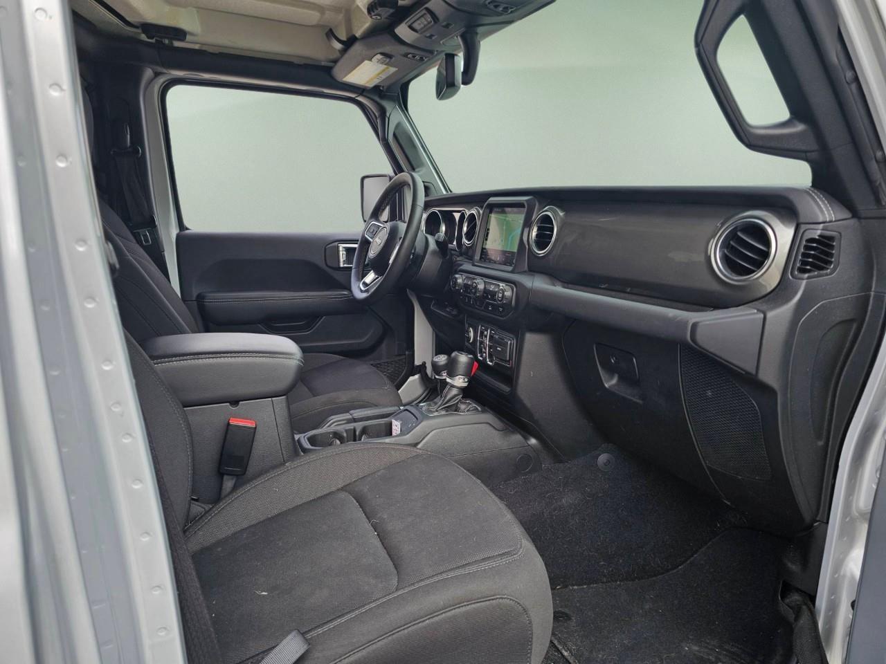 2023 Jeep Wrangler SAHARA 4DR 4X4 Photo