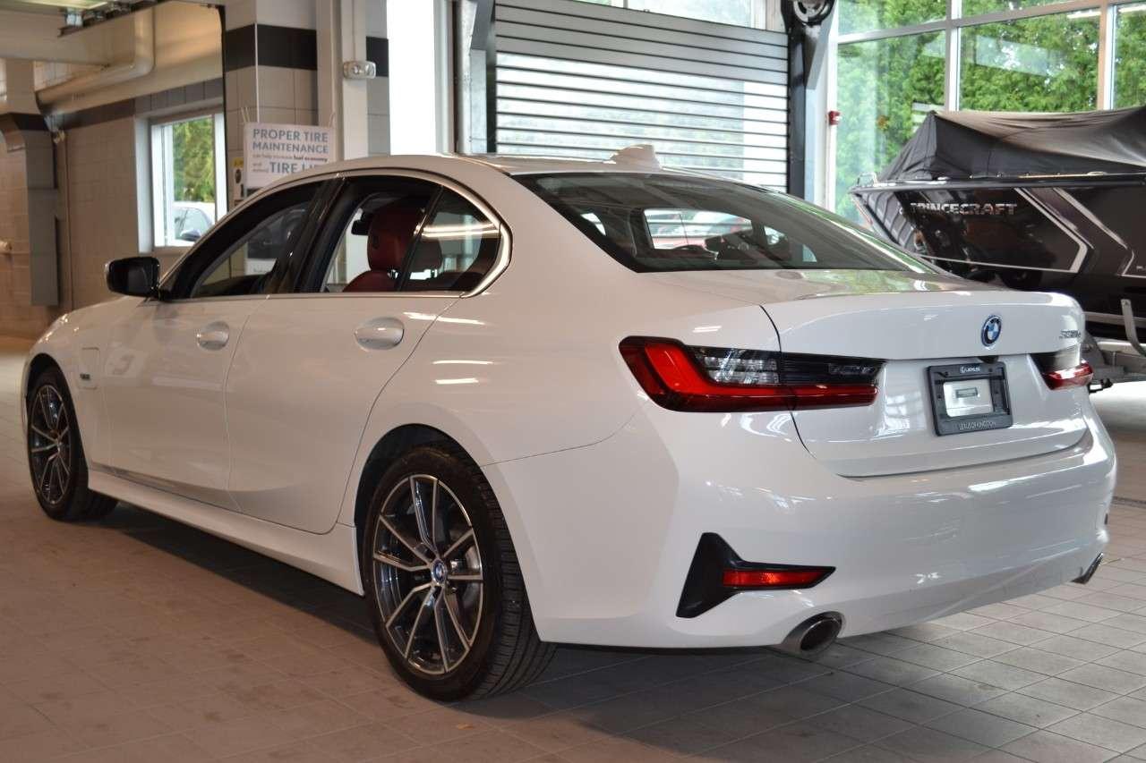 2022 BMW 3 Series 330e Plug-In Hybrid Photo5