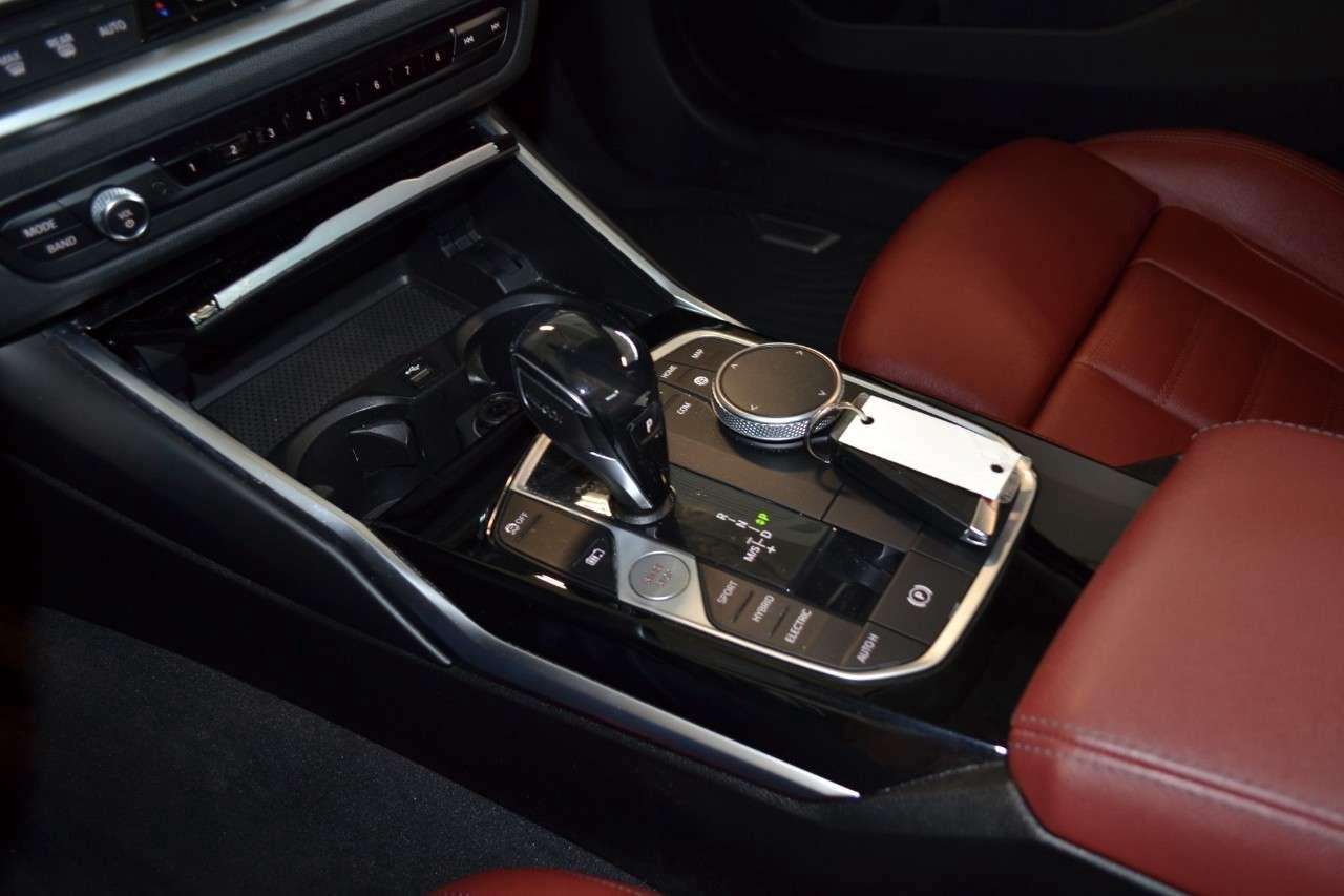 2022 BMW 3 Series 330e Plug-In Hybrid Photo