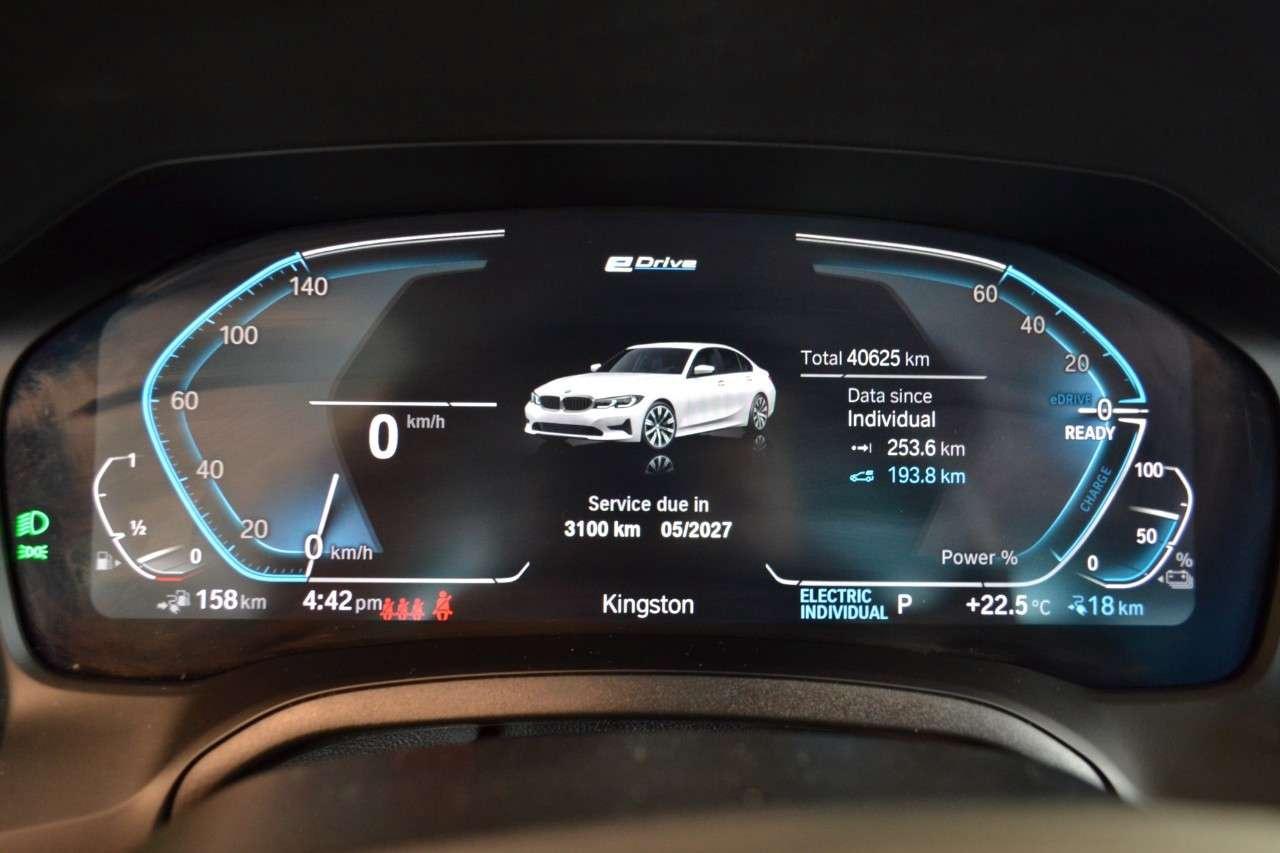 2022 BMW 3 Series 330e Plug-In Hybrid Photo