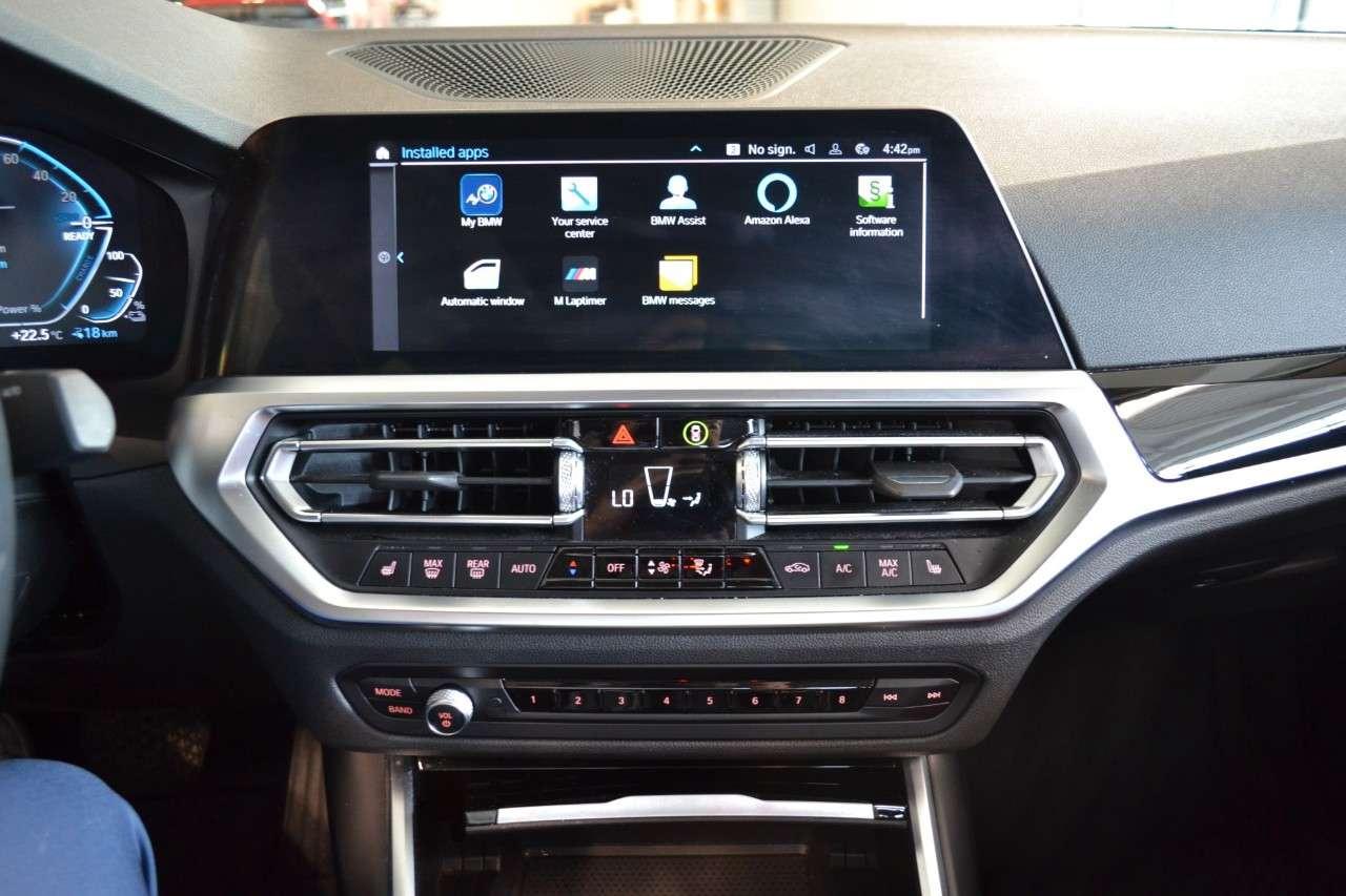 2022 BMW 3 Series 330e Plug-In Hybrid Photo