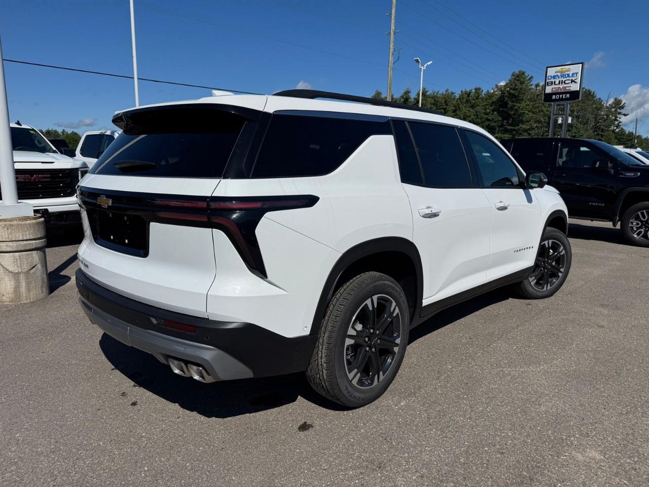2027 Chevrolet Traverse AWD 4dr LT Photo
