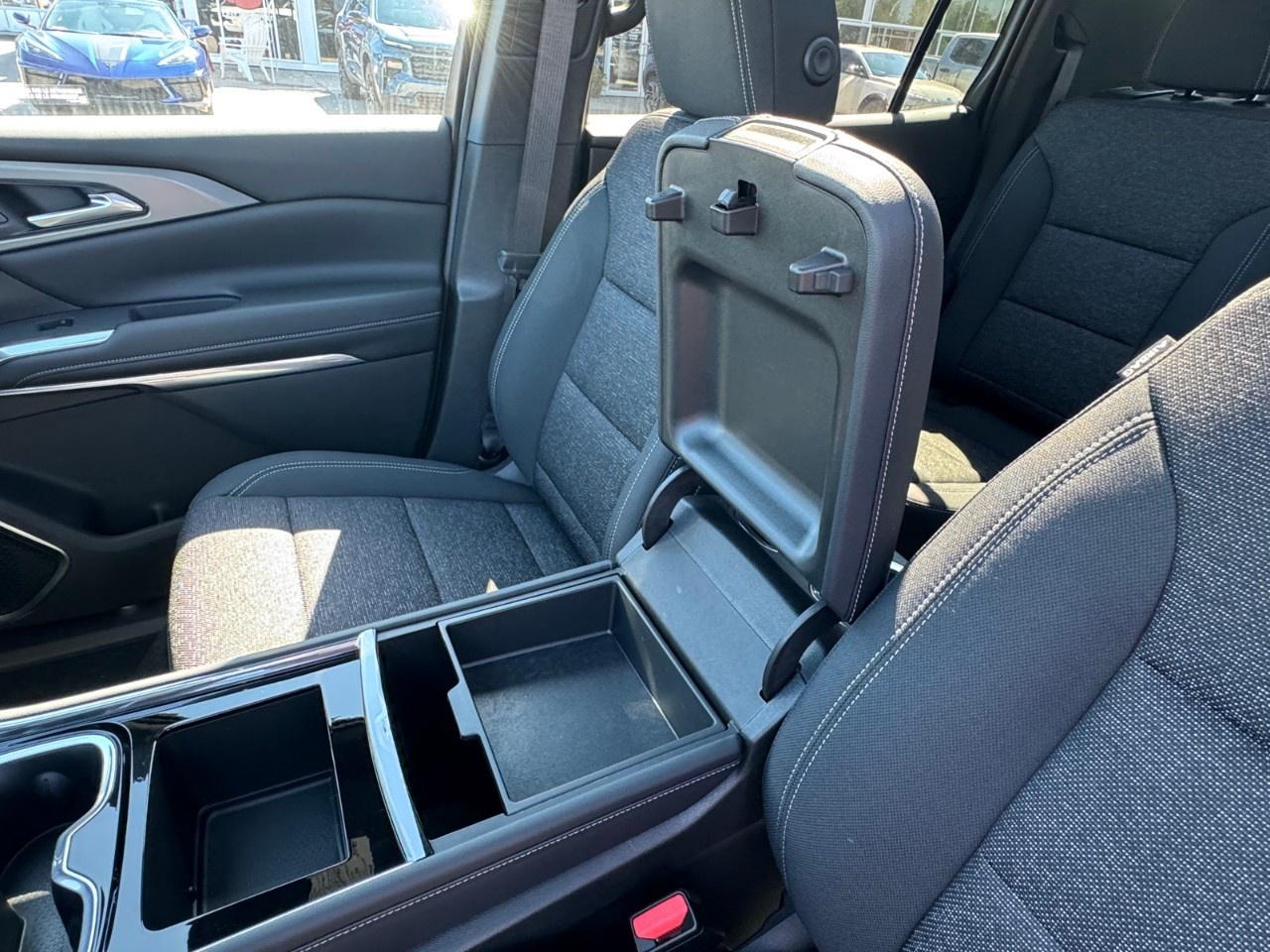 2027 Chevrolet Traverse AWD 4dr LT Photo