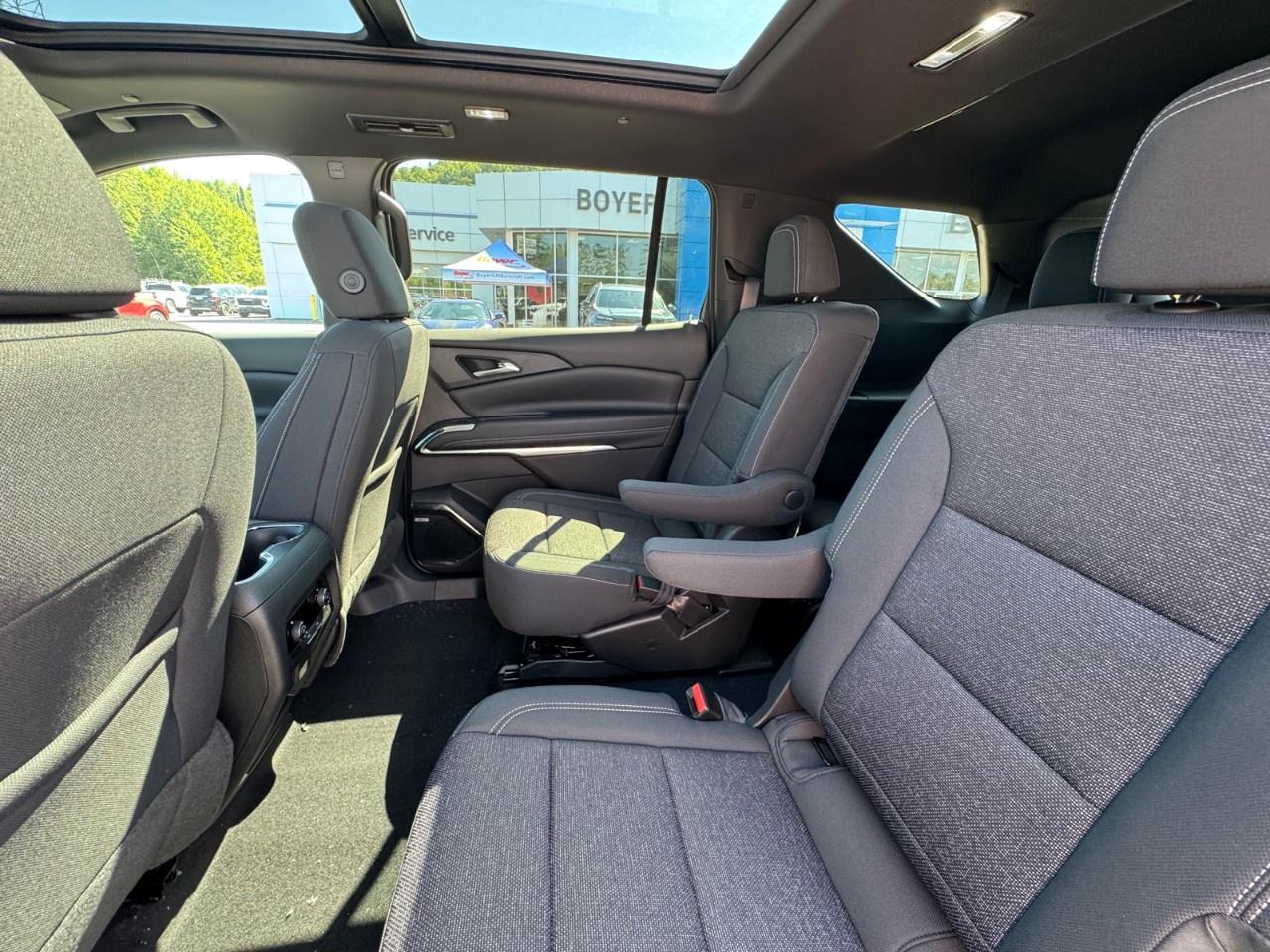 2027 Chevrolet Traverse AWD 4dr LT Photo