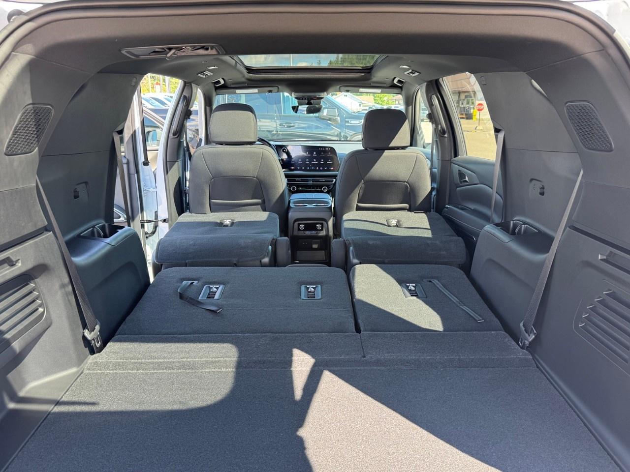 2027 Chevrolet Traverse AWD 4dr LT Photo