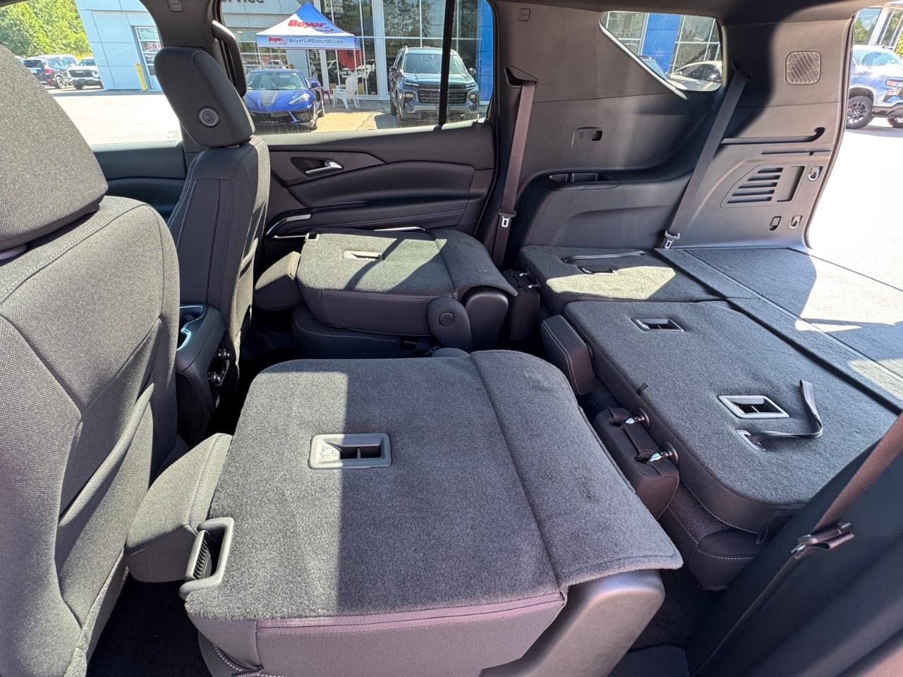 2027 Chevrolet Traverse AWD 4dr LT Photo