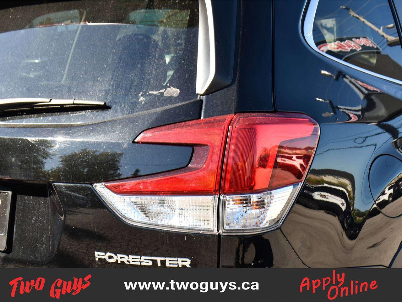 2022 Subaru Forester Limited AWD Panoroof Leather Nav Back Up Camera Photo