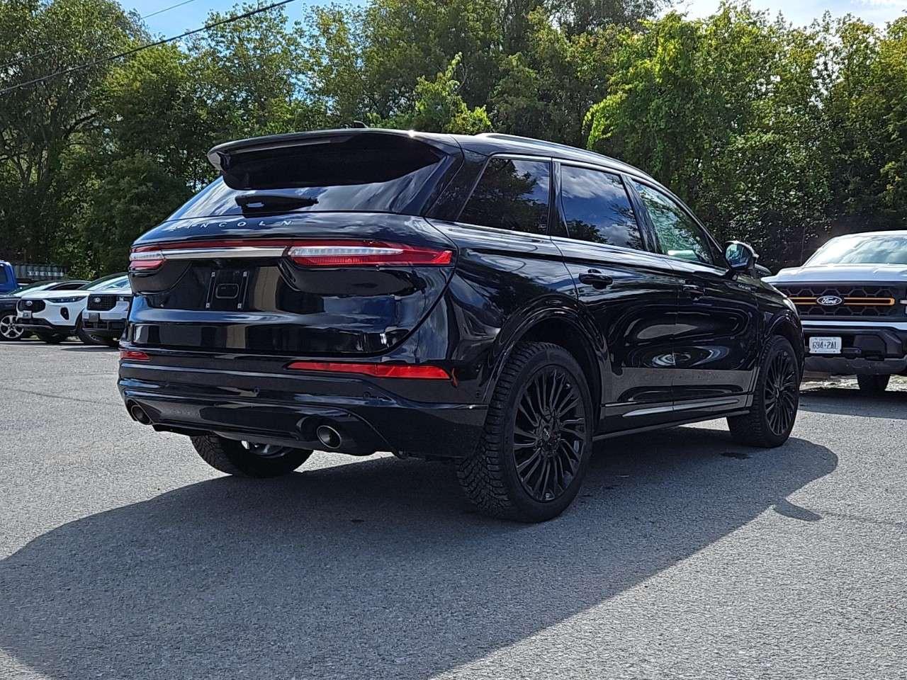 2022 Lincoln Corsair RESERVE   INFINITE BLACK PKG   MOONROOF   AWD Photo