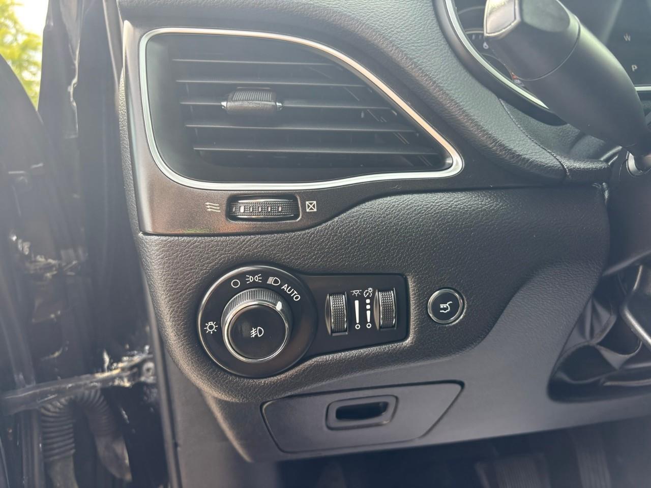 2019 Jeep Cherokee Trailhawk 4dr 4x4 Photo