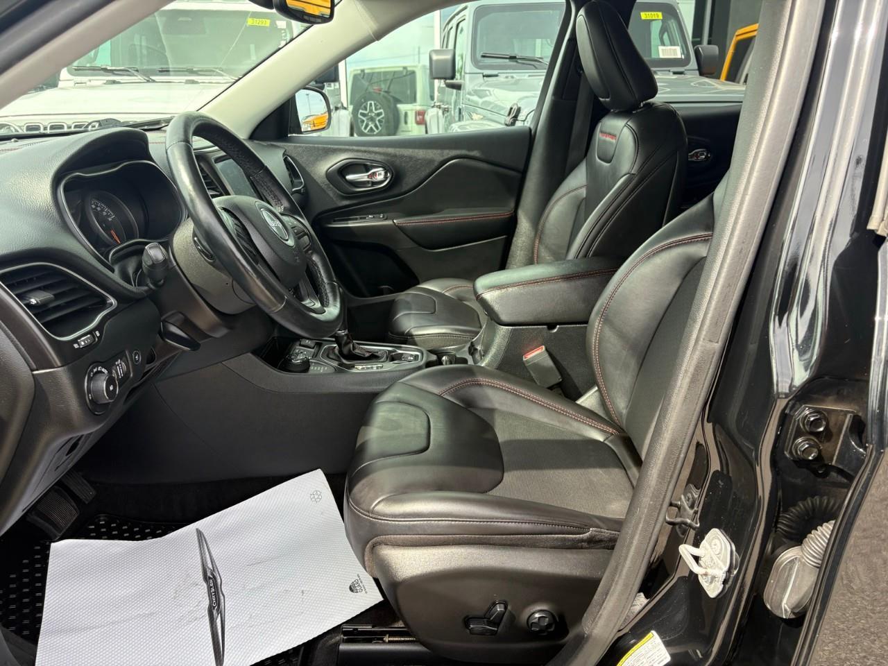 2019 Jeep Cherokee Trailhawk 4dr 4x4 Photo