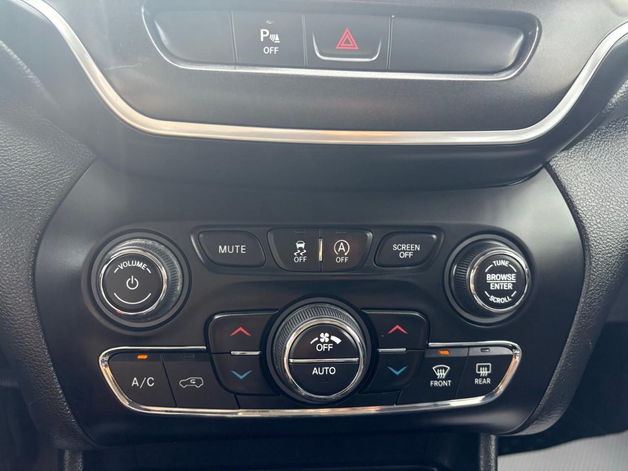 2019 Jeep Cherokee Trailhawk 4dr 4x4 Photo