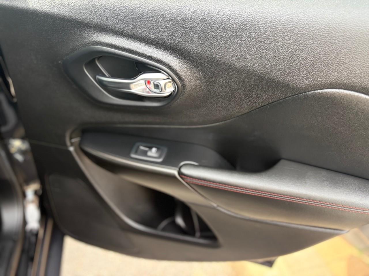 2019 Jeep Cherokee Trailhawk 4dr 4x4 Photo