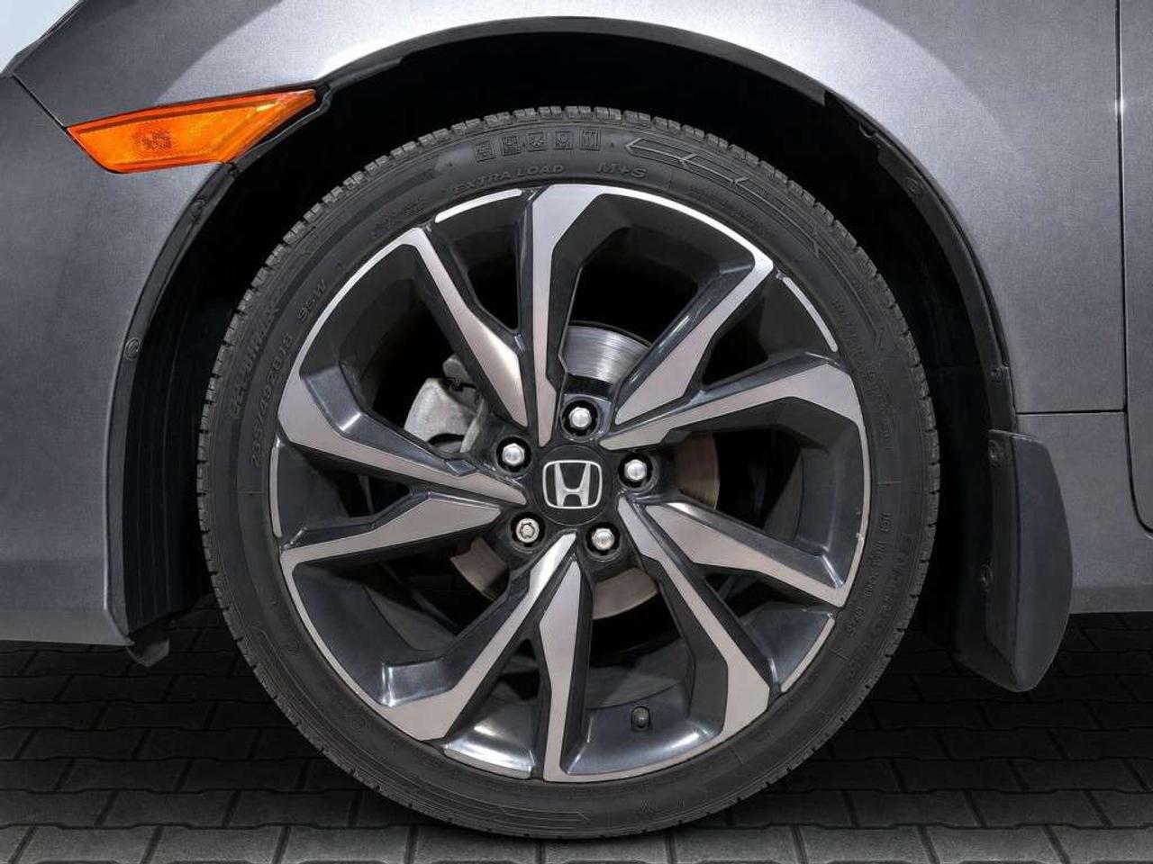 2019 Honda Civic SPORT / SUNROOF / HEATED SEATS / APPLE CARPLAY / BACKUP CAM / ALLOYS Photo