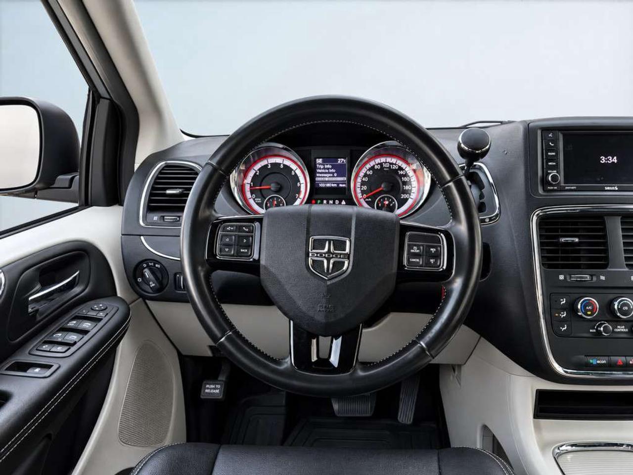 2019 Dodge Grand Caravan SE / 7-Passenger / Stow n Go / Dual Sliding Doors / Tri-Zone Climate / Backup Camera Photo