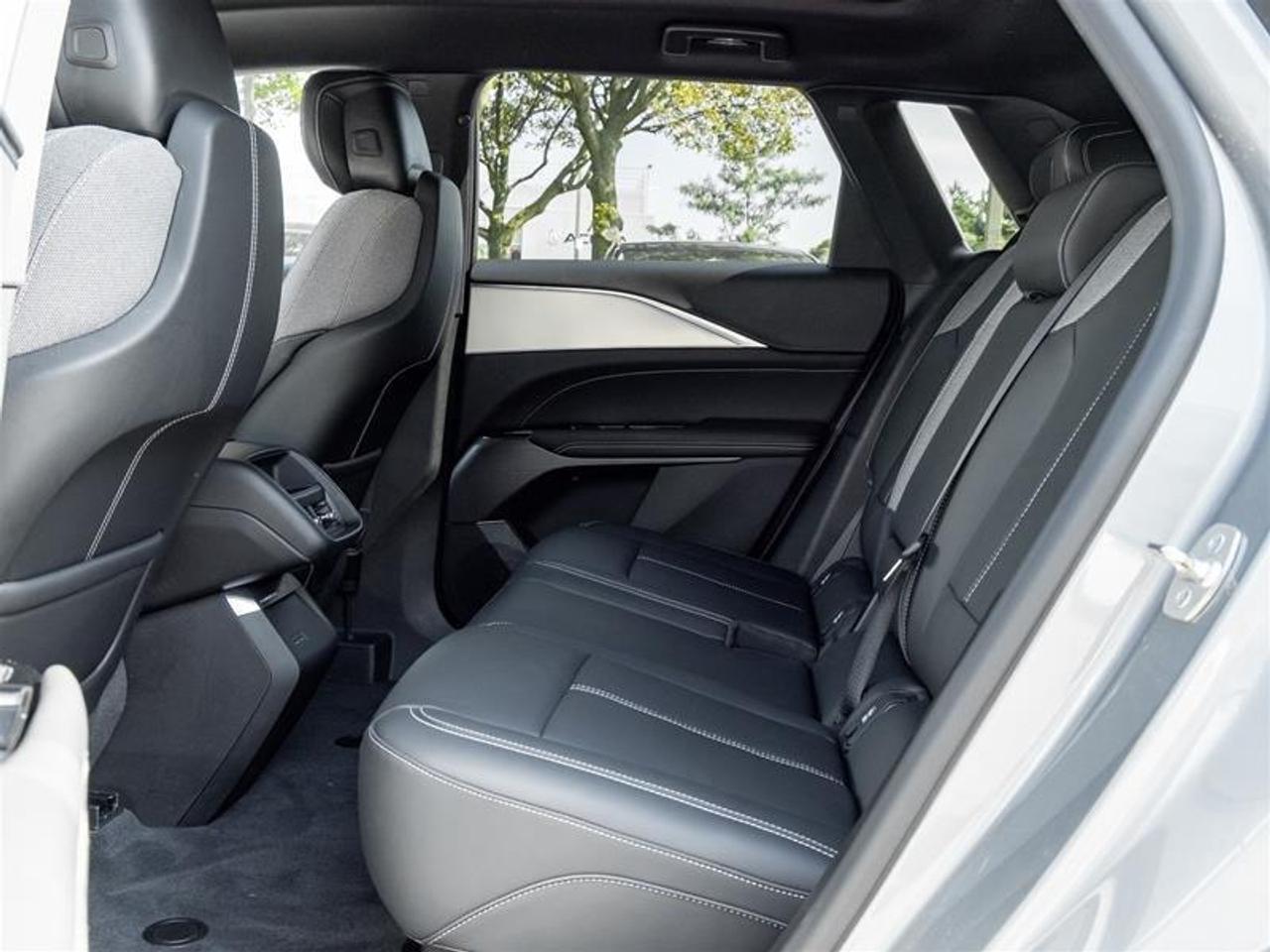 2024 Cadillac LYRIQ Tech w/1SA 4dr Photo