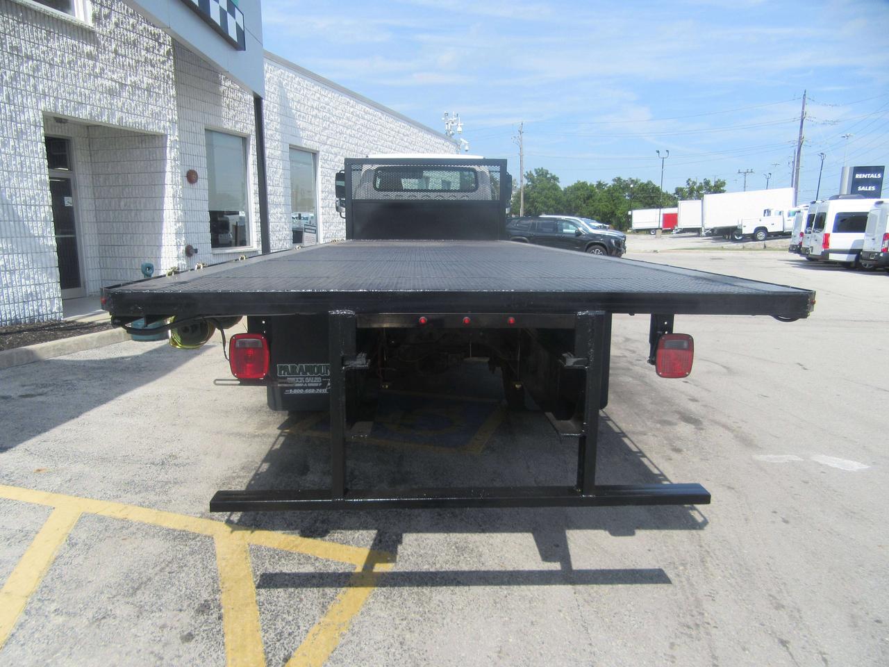 2019 Freightliner M2-106 DIESEL NEW 26FT FLAT DECK WITH TIE STRAP PACKAGE Photo3