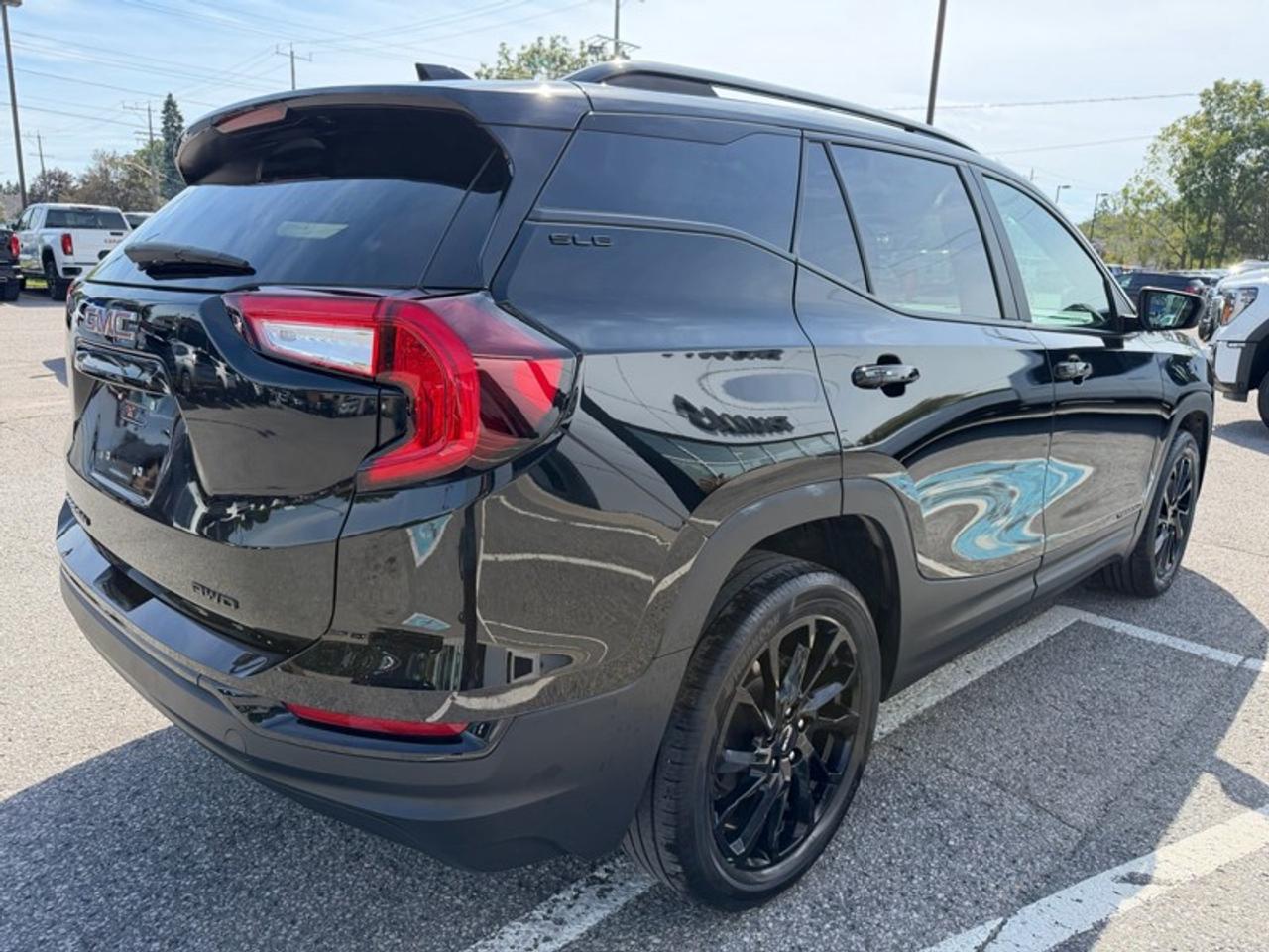 2023 GMC Terrain AWD SLE Photo