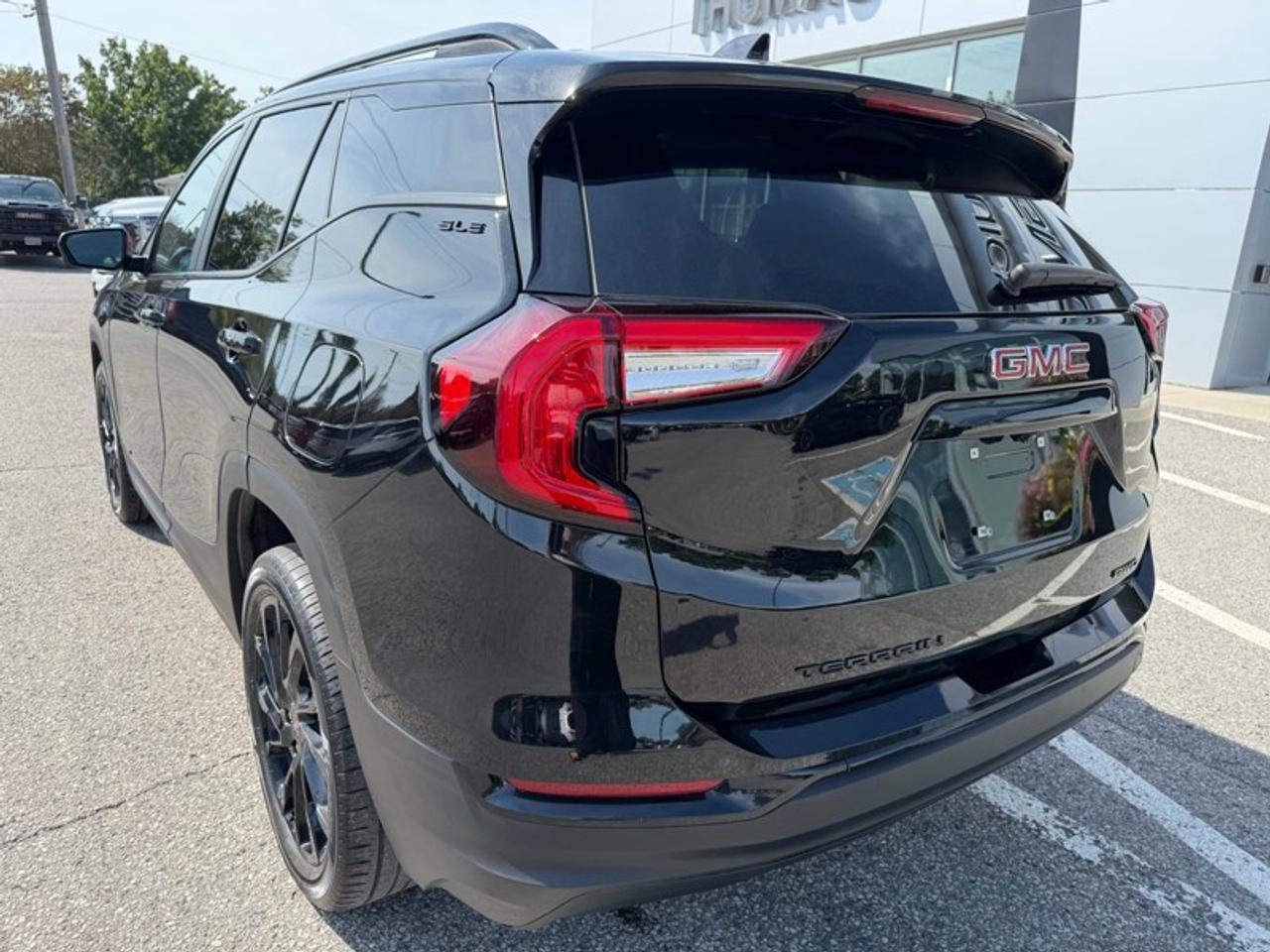 2023 GMC Terrain AWD SLE Photo