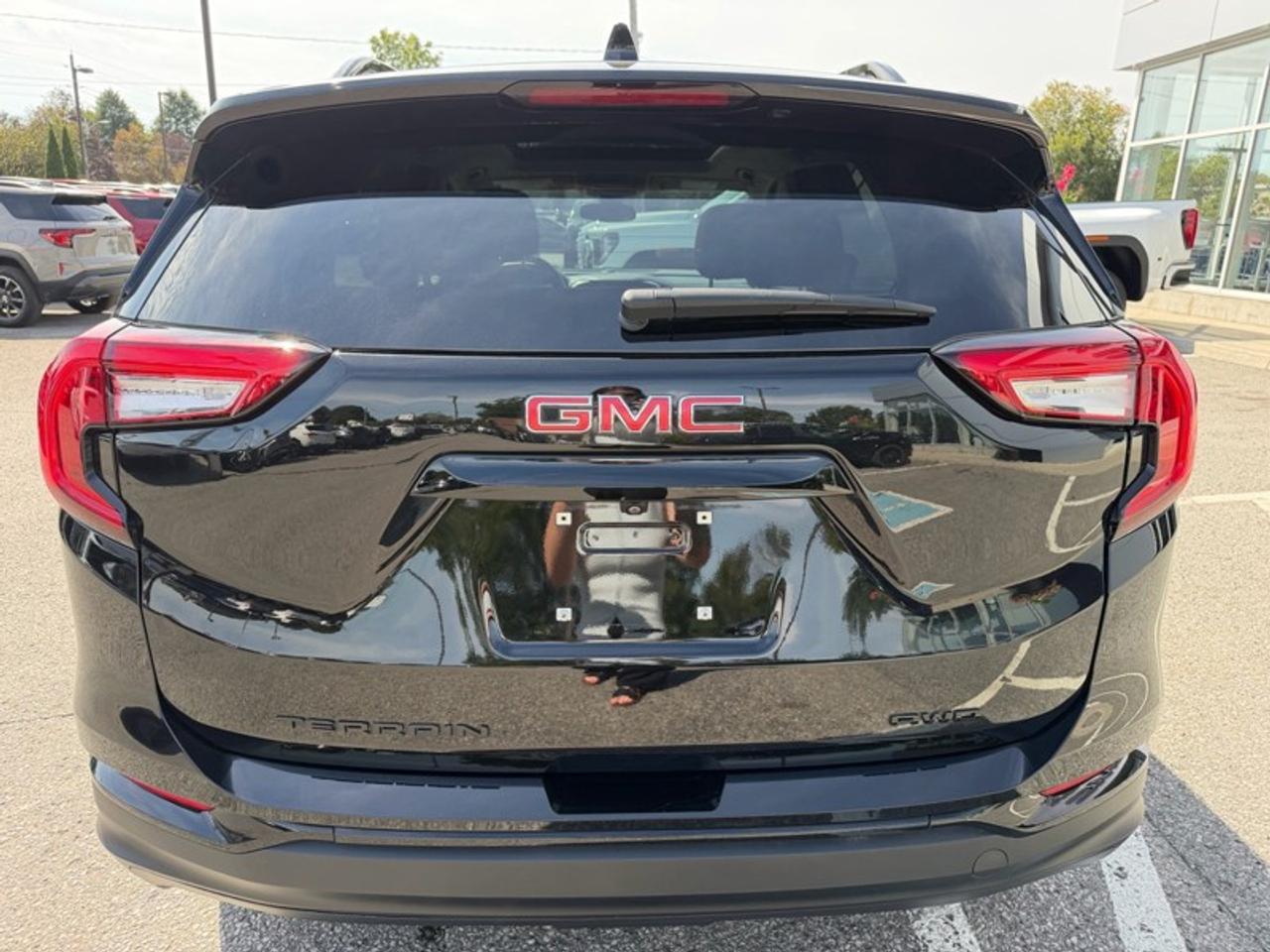 2023 GMC Terrain AWD SLE Photo
