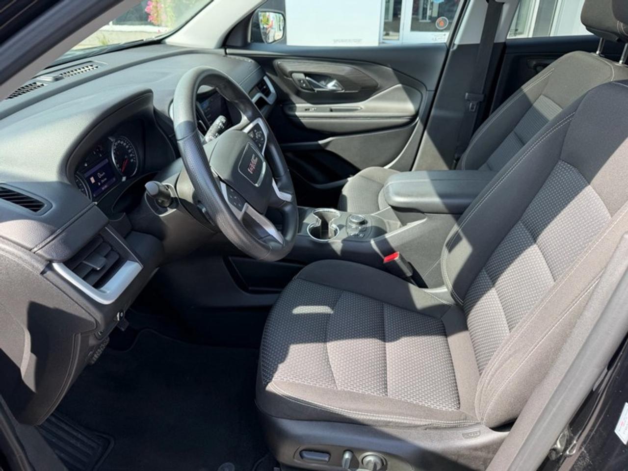 2023 GMC Terrain AWD SLE Photo