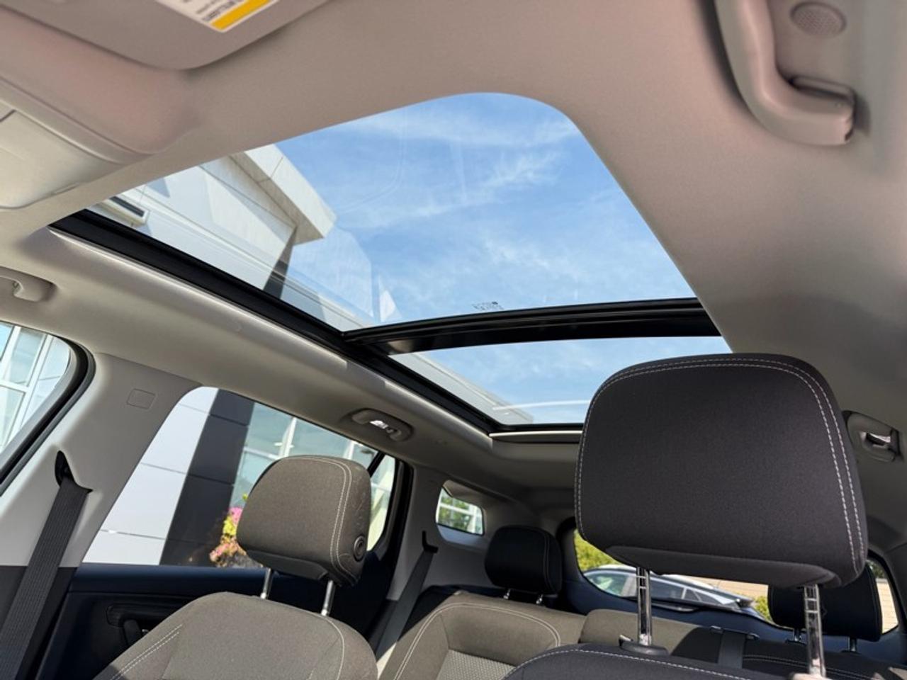 2023 GMC Terrain AWD SLE Photo