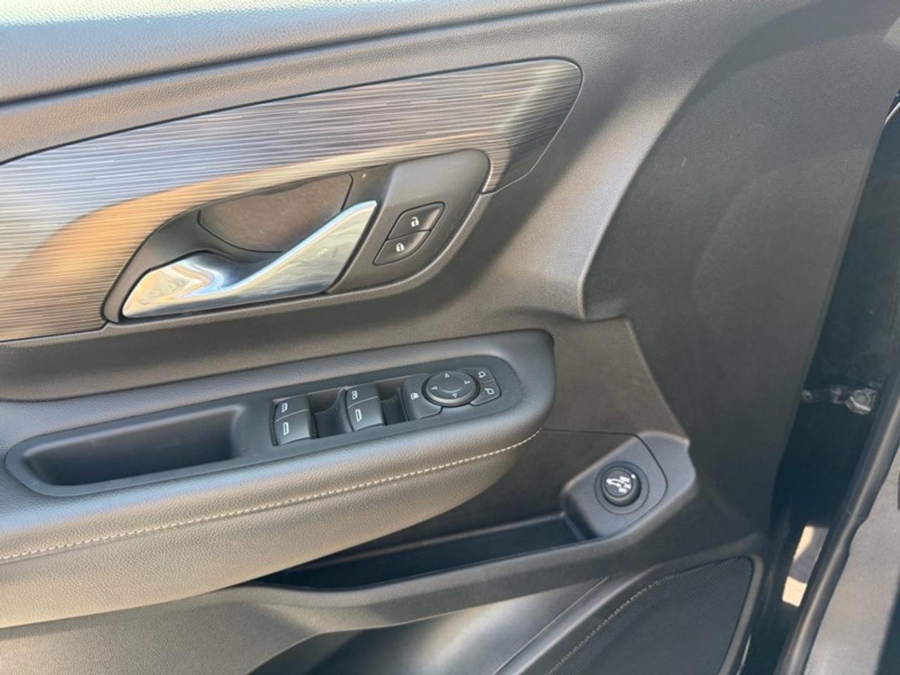 2023 GMC Terrain AWD SLE Photo