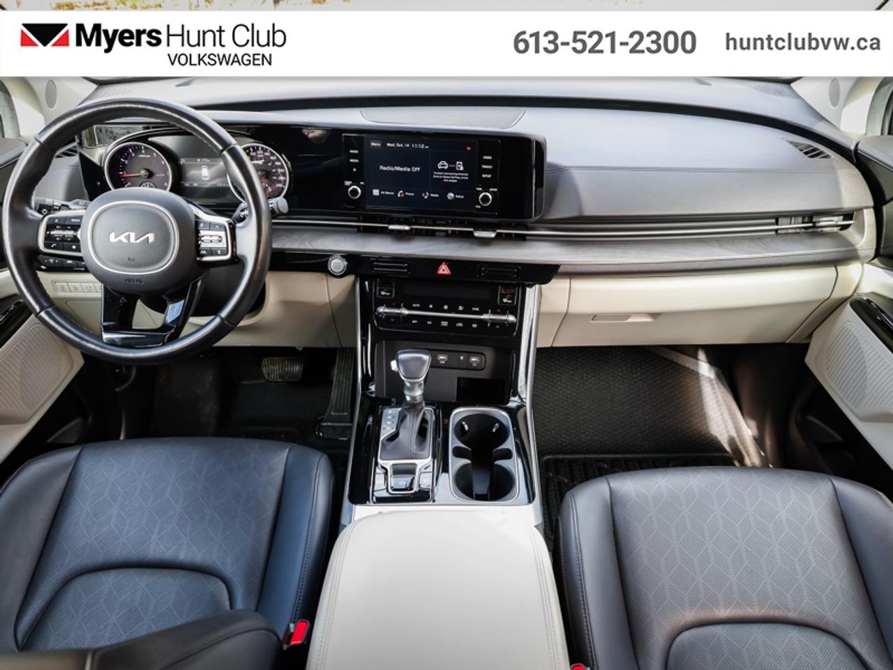 2023 Kia Carnival LX Photo