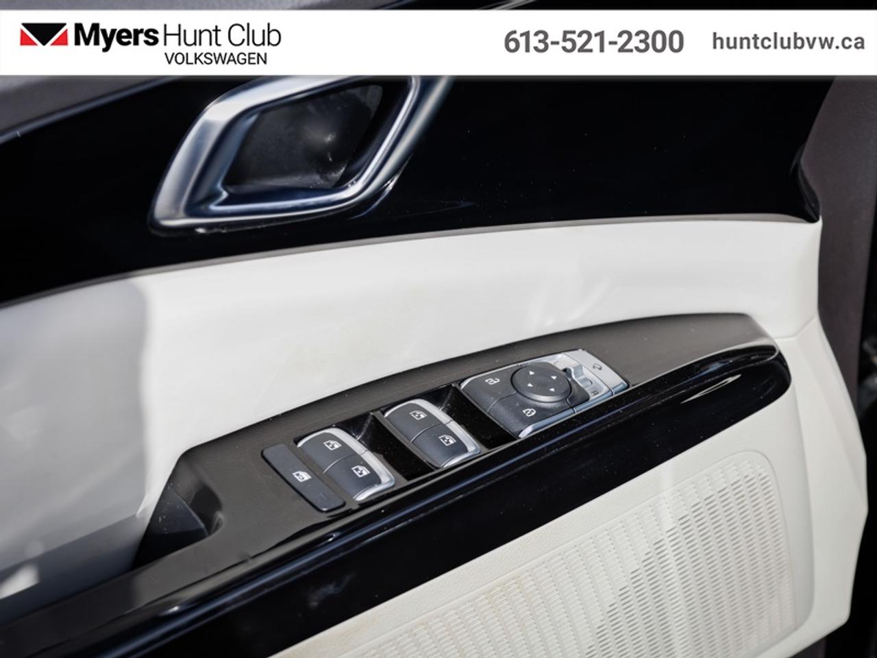 2023 Kia Carnival LX Photo