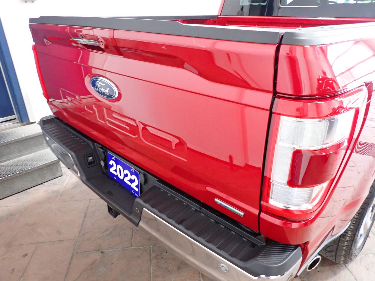 2022 Ford F-150 LARIAT SUPERCREW 5.5 BOX LEATHER NAVI 4WD Photo