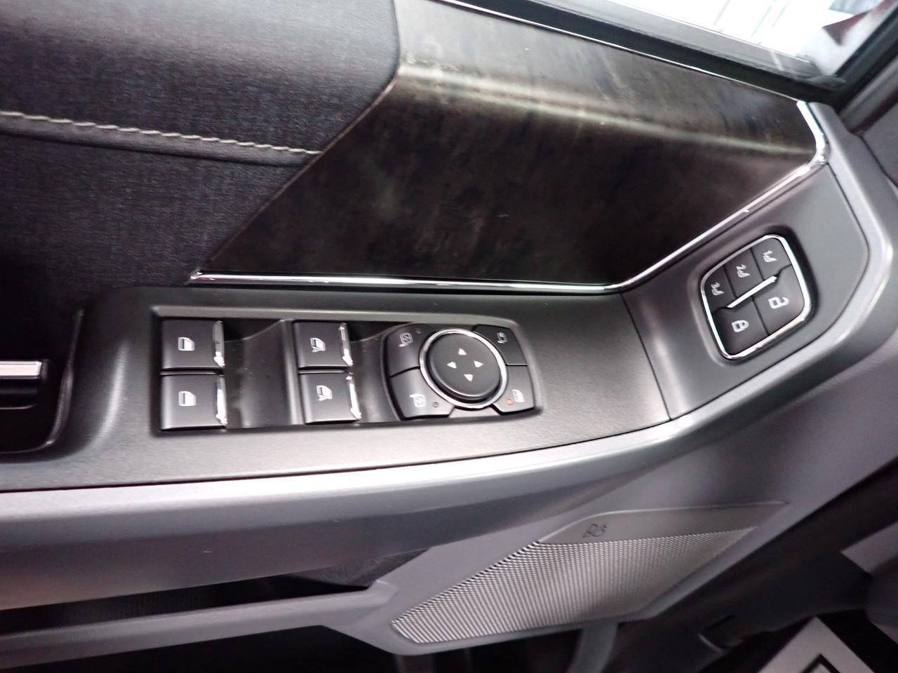 2022 Ford F-150 LARIAT SUPERCREW 5.5 BOX LEATHER NAVI 4WD Photo