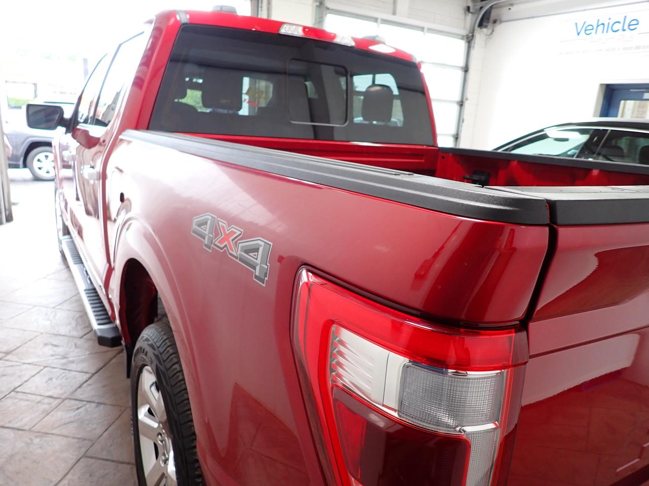 2022 Ford F-150 LARIAT SUPERCREW 5.5 BOX LEATHER NAVI 4WD Photo