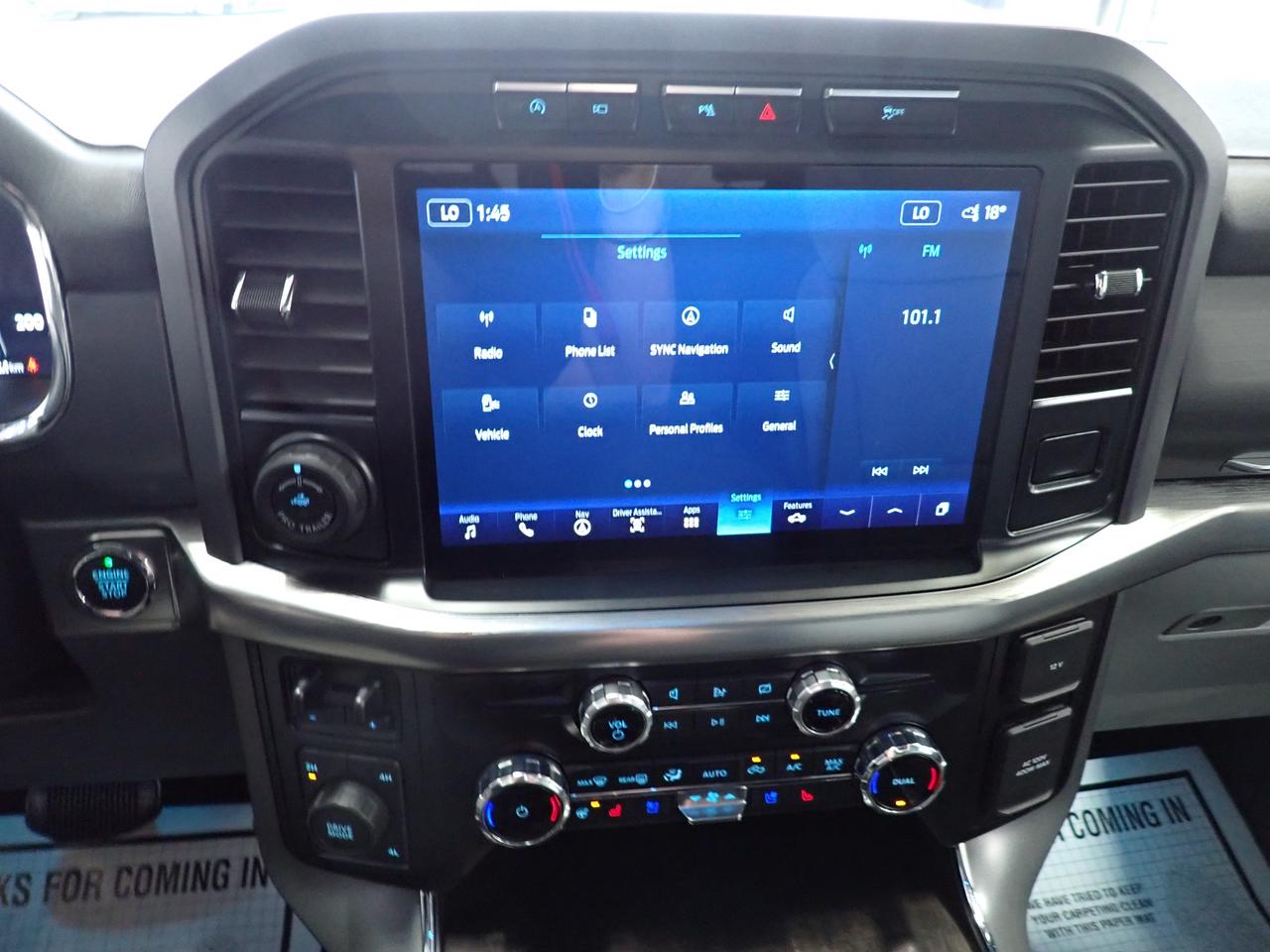 2022 Ford F-150 LARIAT SUPERCREW 5.5 BOX LEATHER NAVI 4WD Photo