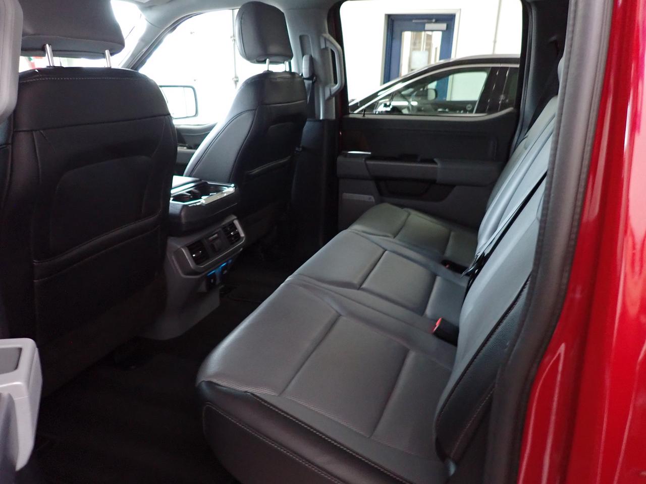 2022 Ford F-150 LARIAT SUPERCREW 5.5 BOX LEATHER NAVI 4WD Photo