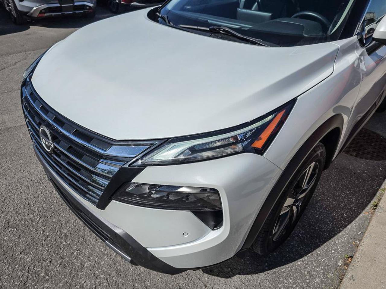 2024 Nissan Rogue SL Photo