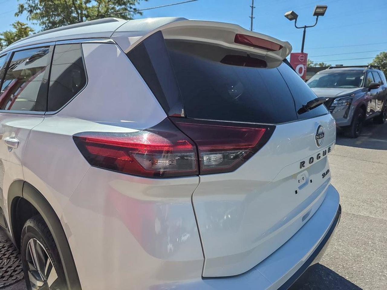 2024 Nissan Rogue SL Photo