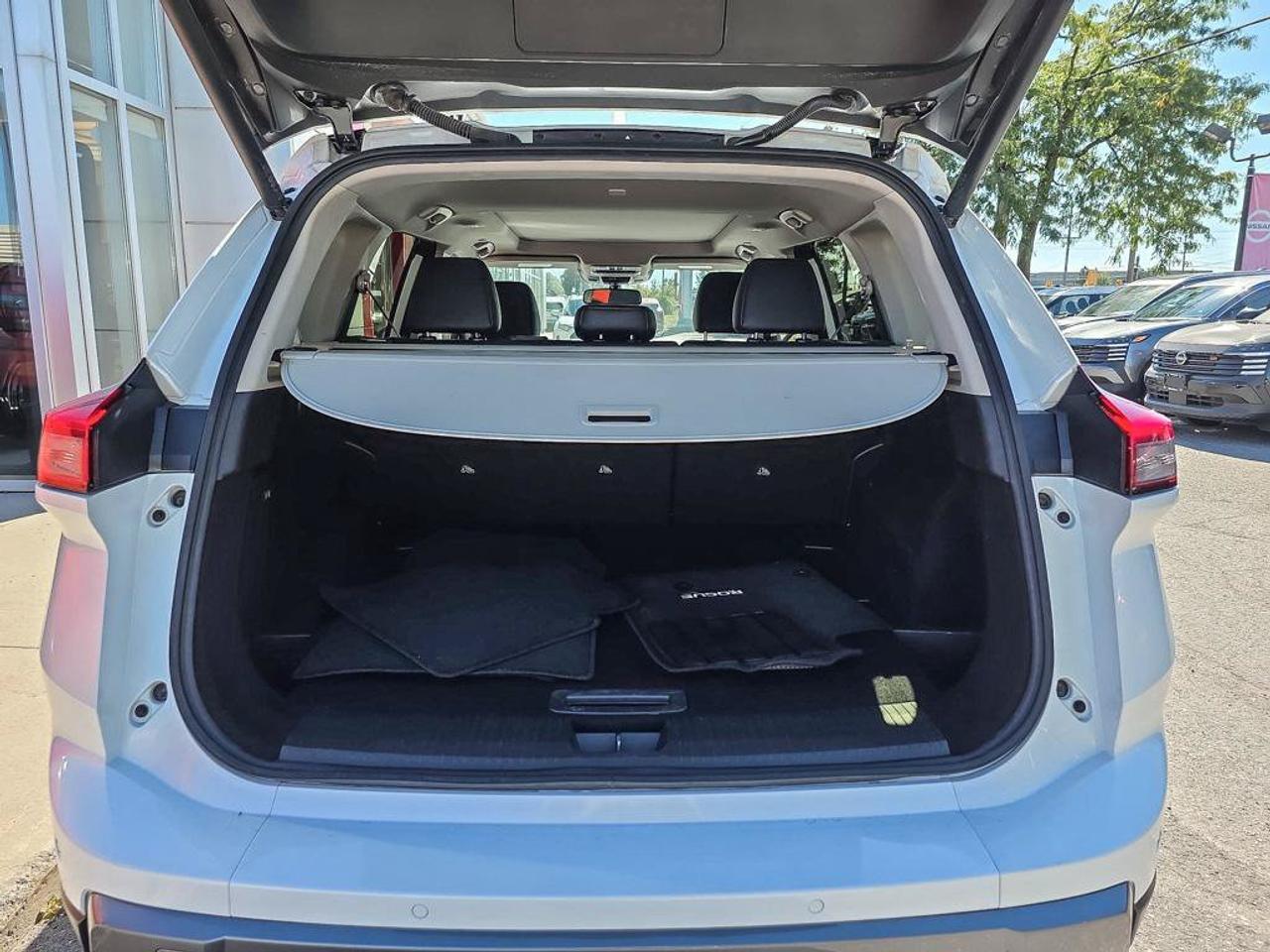 2024 Nissan Rogue SL Photo