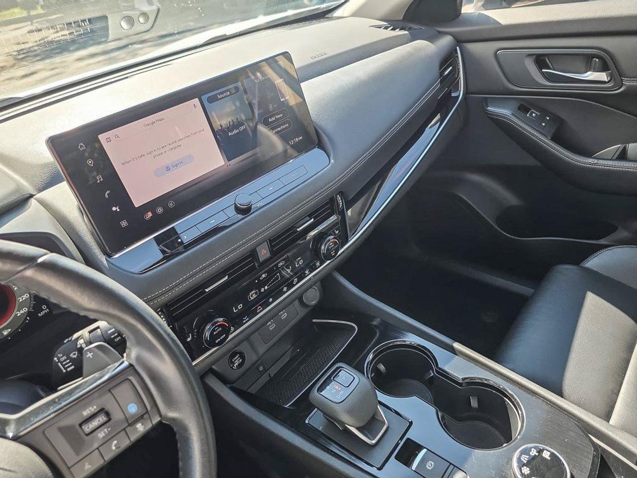 2024 Nissan Rogue SL Photo